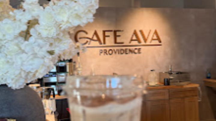 Millennial Café