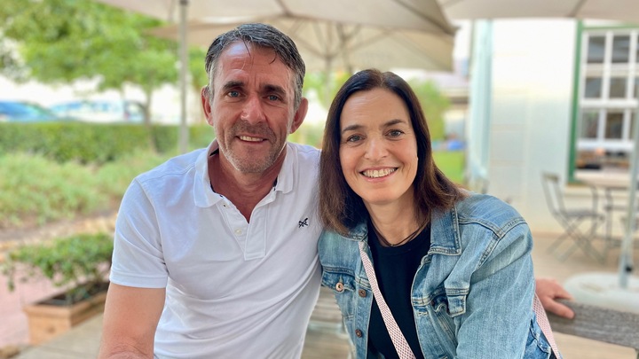 Logo for Riaan & Maria van der Westhuizan's eGroup