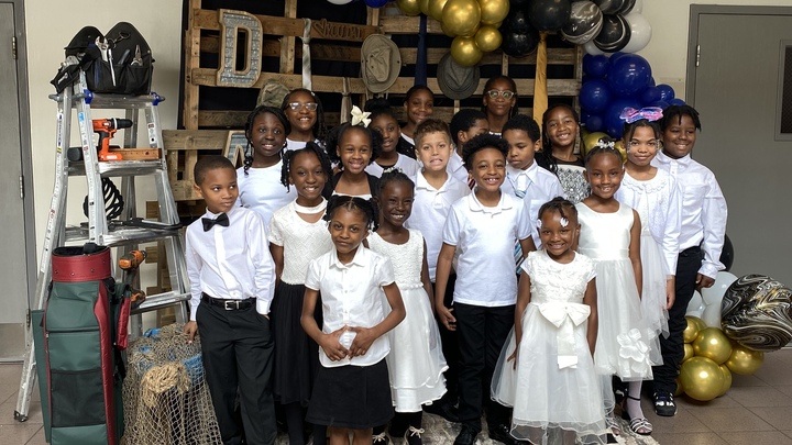 Logo for Parents | Children's World