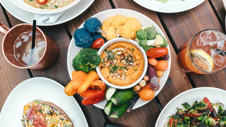 Logo for Ladies Who Lunch