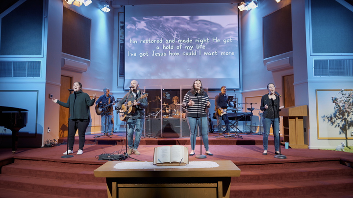 Logo for IBC Praise Team