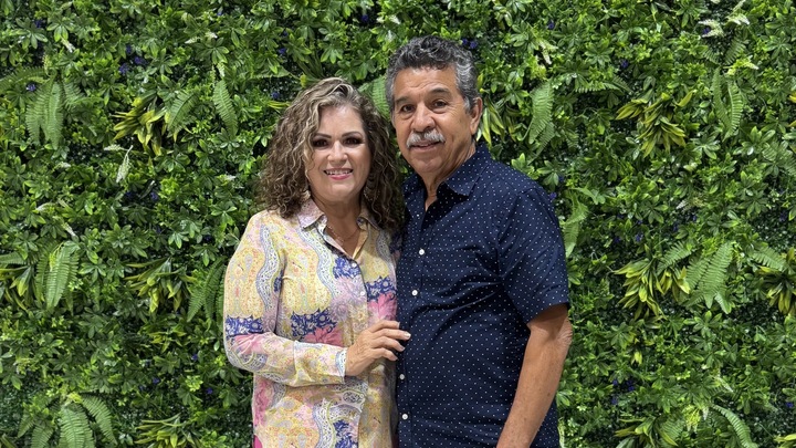 Logo for Simi & Ruth Marquez