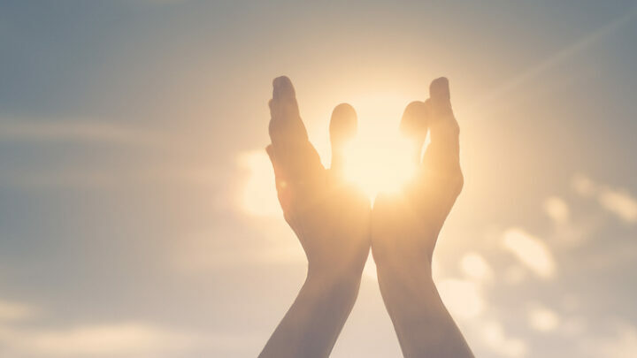 Logo for Mom's Prayer Group | Contact: Nastya Kononov