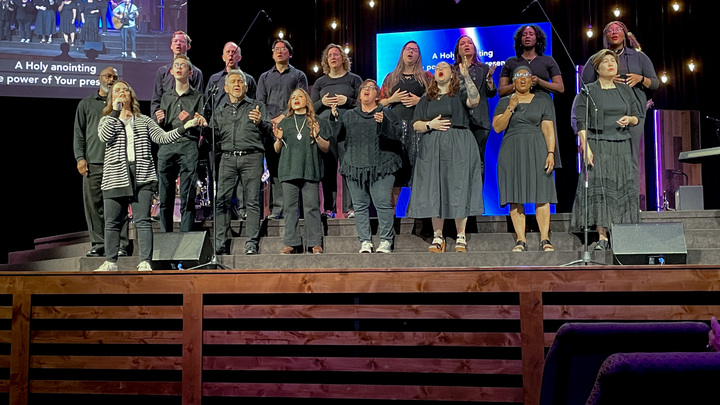 Logo for Reach Choir