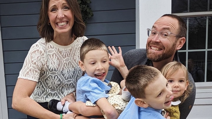 Logo for Buzzard's Verse by Verse