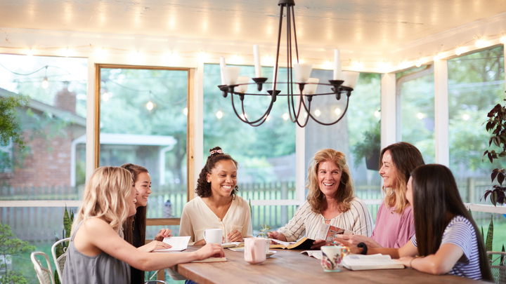 Logo for Women • 40-60s - Potpourri