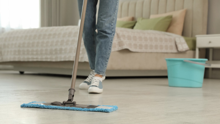 Logo for Cleaning Crew