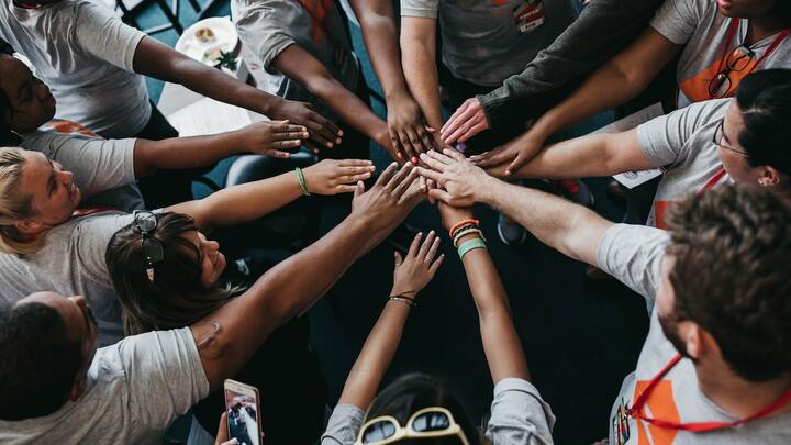 Logo for Noche de Equipo