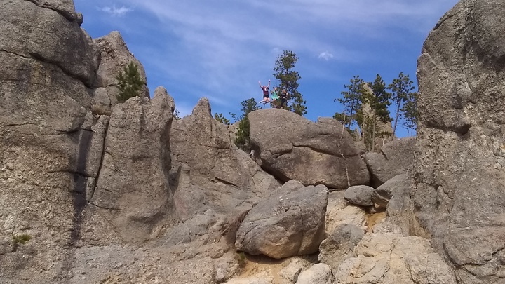 Logo for Strong Sisters