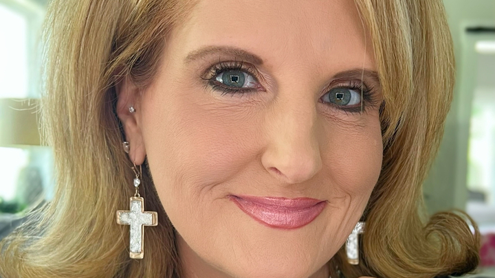 Logo for *Laurie Carter's Womens Group