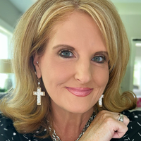 Logo for *Laurie Carter's Womens Group