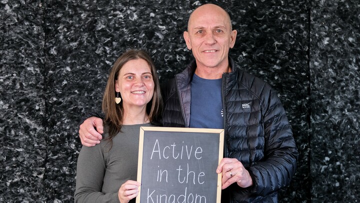 Logo for Theuns & Marelize (BIRDSWOOD)