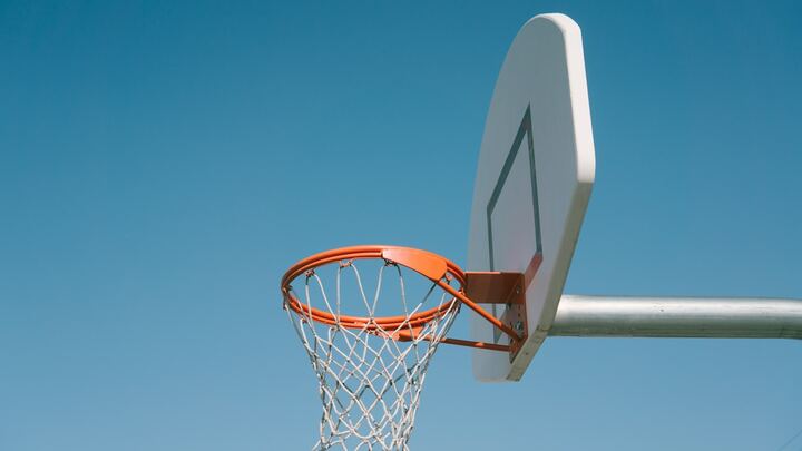 Logo for 2.0 En Persona | Hombres |  Baloncesto | Joe  Lozano & Zabdi Cuellar | Martes