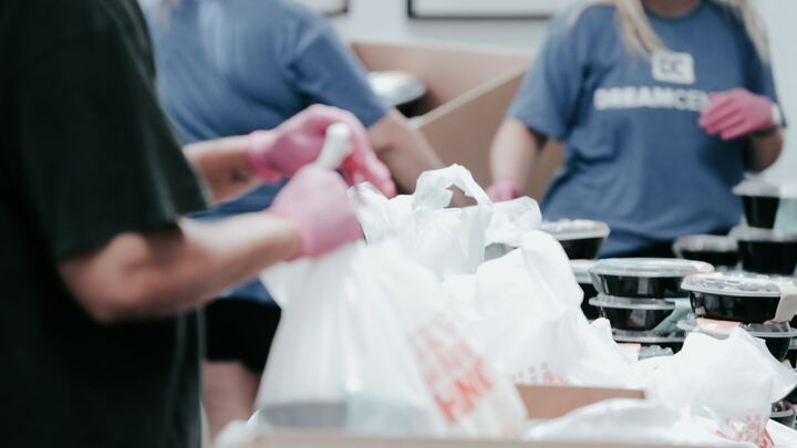 Logo for Weekday Help - Newark