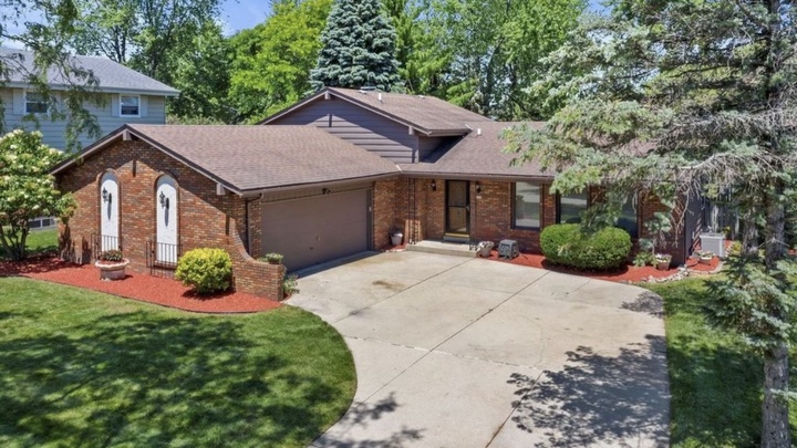 Logo for Oak Creek West