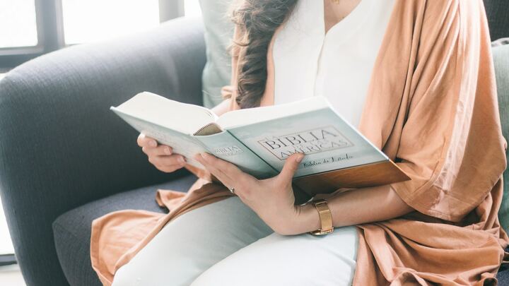 Logo for Women's Bible Study: Topical Bible Studies (Jan Lowry & Kasey Davis)