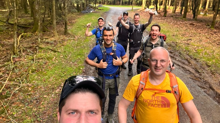 Logo for Doorhikers | Job Kriek & Lennard van Hartingsveldt