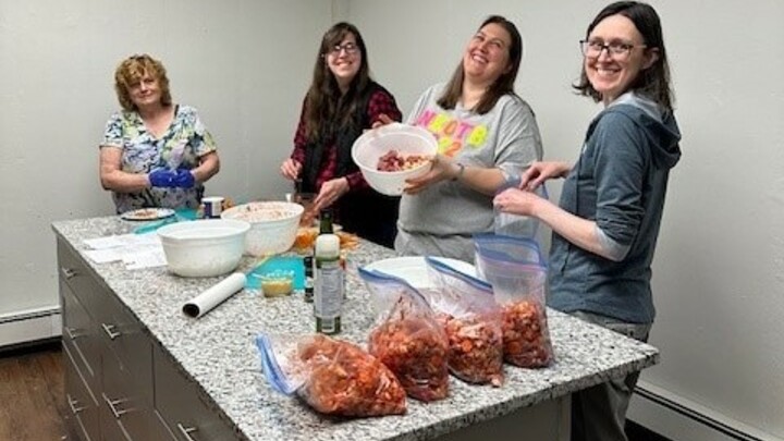 Logo for GL Cares - Meals of the Month Club