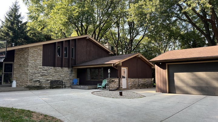 Logo for Wales Community Group (Sunday)