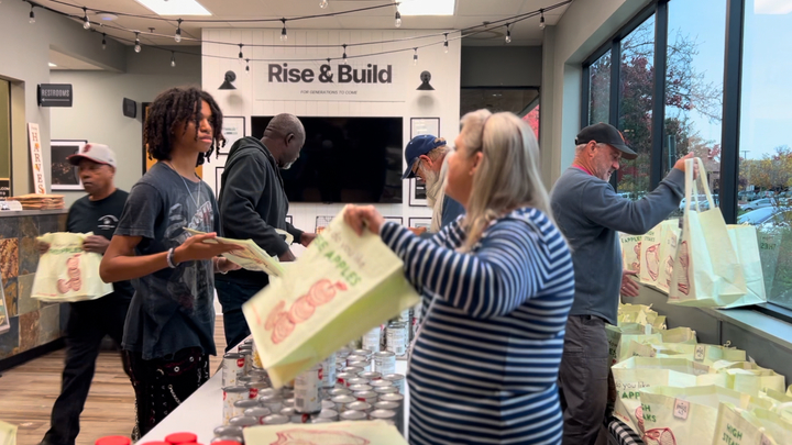 Logo for Food Closet Volunteers