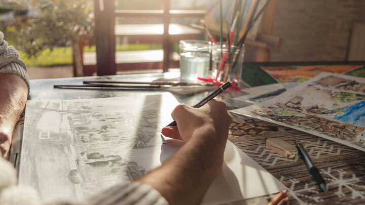 Logo for Draw and Discover