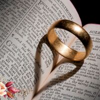 Logo for Worthy Wives