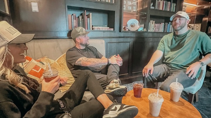 Logo for Message Application - Monday