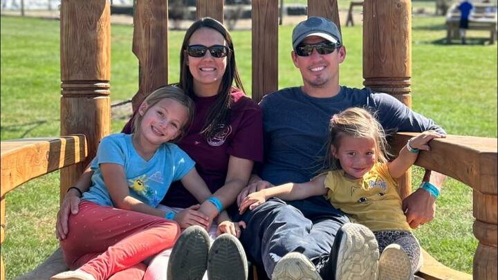 Logo for Howard's Sunday Afternoon