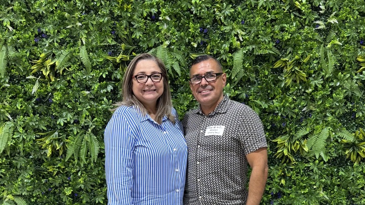 Logo for Oscar y Areli de la Cruz-Grupo Familiar