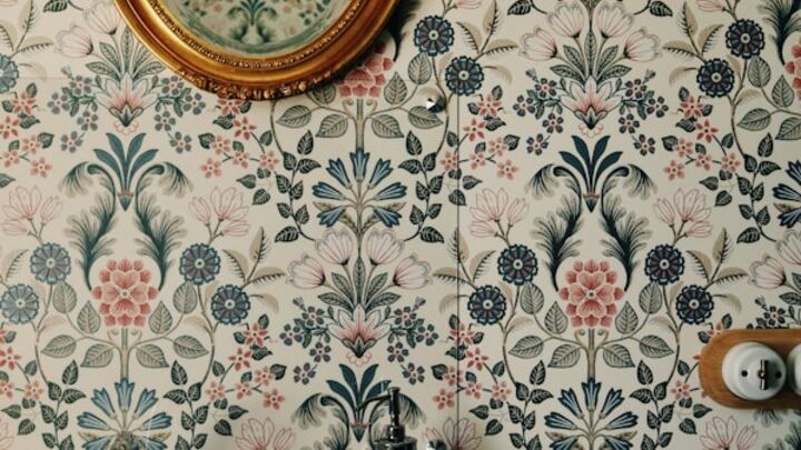 Logo for Middle School Girls