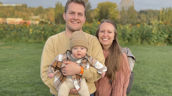 Logo for Parents of Littles in Bothell (Roetcisoenders)