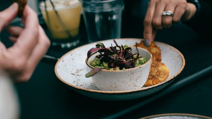 Logo for Sistas Luncheon