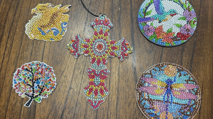 Logo for Diamond Painting Fun & Fellowship