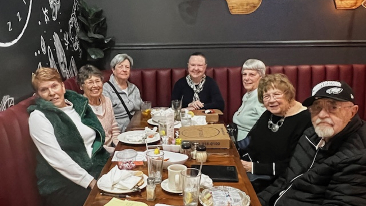 Logo for Lunch Bunch