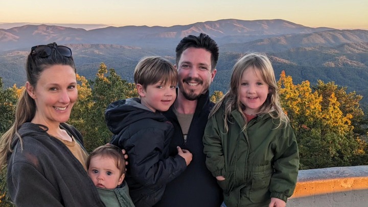 Logo for Pray for the Phillips Family