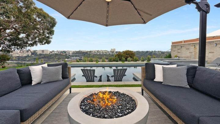 Logo for Del Cerro House Church