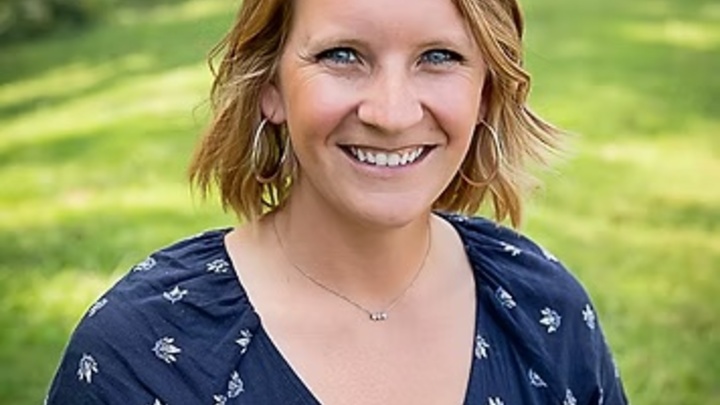 Logo for Rachel Earl's Young Adults Group