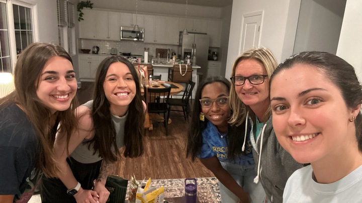 Logo for WE Pray // Intergenerational Women