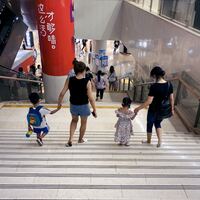 Logo for Mom's Thrive