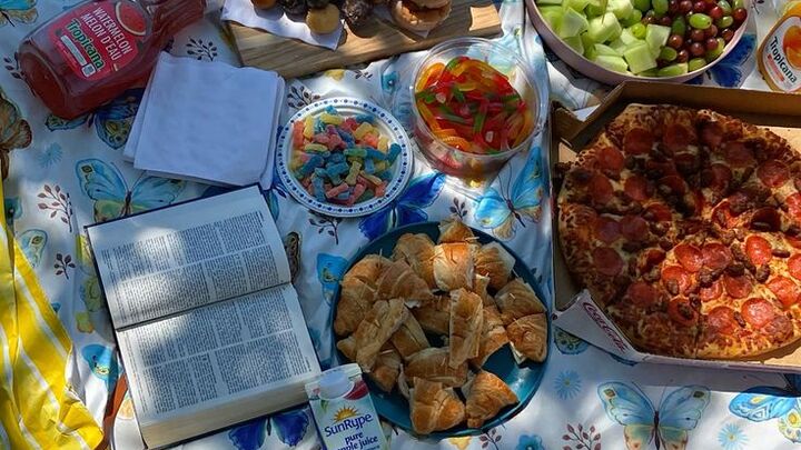 Logo for Dinner and Devotion