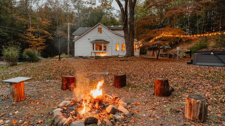 Logo for Fireside Friendships