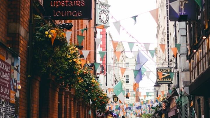 Logo for Barnabas Team - Will & Sarah M