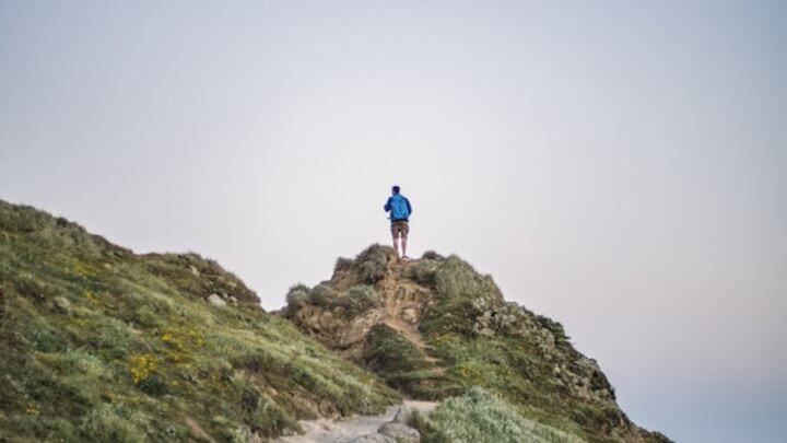 Logo for El Liderazgo Lvl 1:El poder de las relaciones | Tom, Natalie