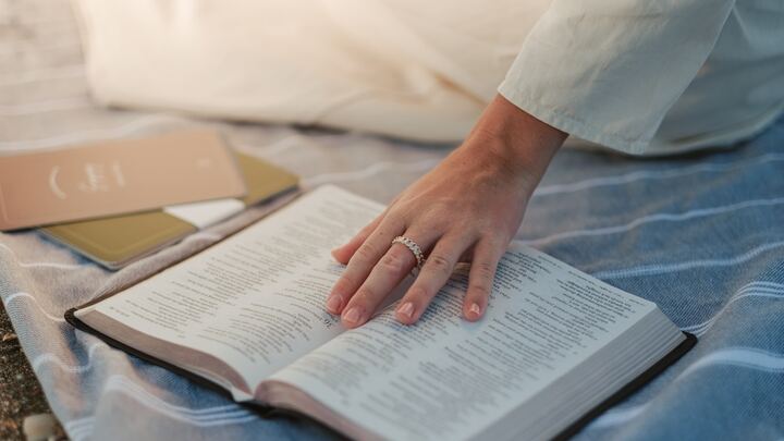 Logo for Esposas y Amadas