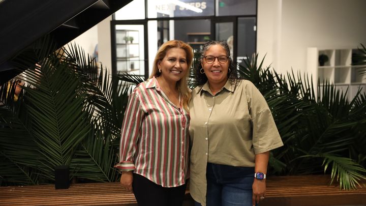 Logo for Debbie Gonzalez Morgan & Mari Romero - MANA (Comunidad Hispana)