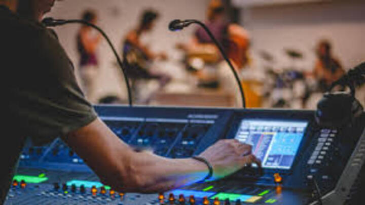 Logo for East Campus Tech