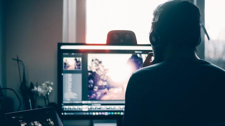 Logo for Mediavormgever (betaalde stage) (SBB gecertificeerd)