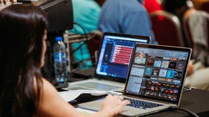 Logo for Visual Team