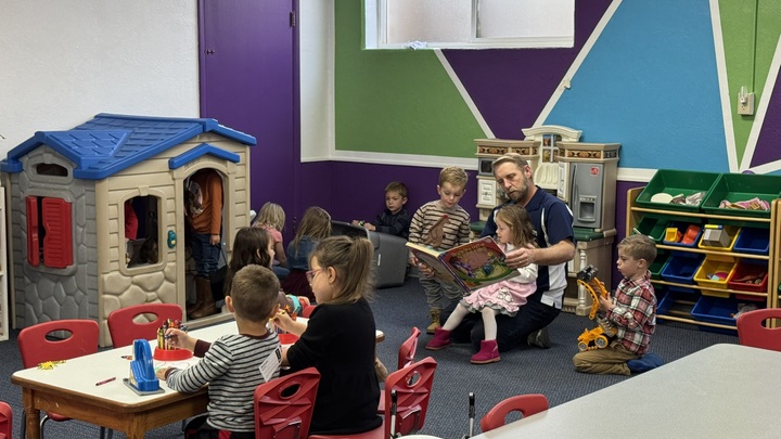 Logo for Avenue Kids